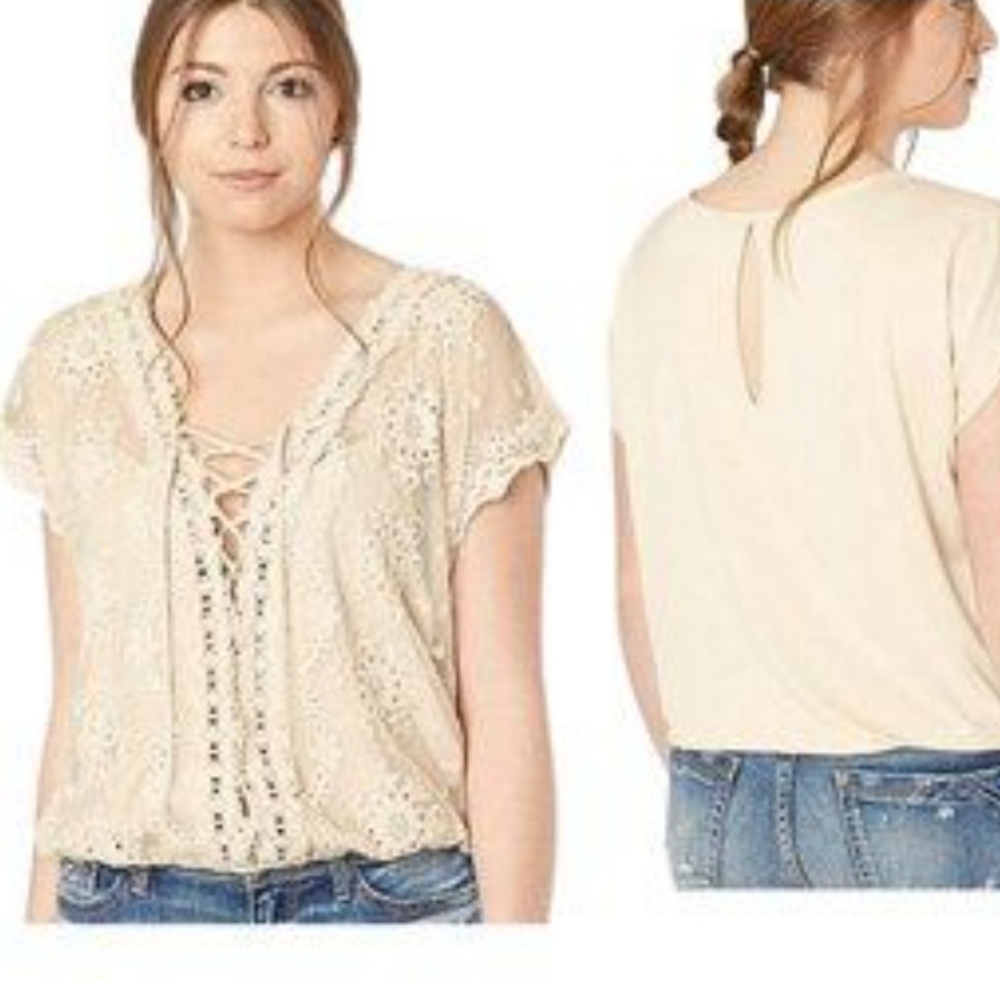 Buckle Gimmicks BKE Nude Lace Overlay Tie Front Blouse size small